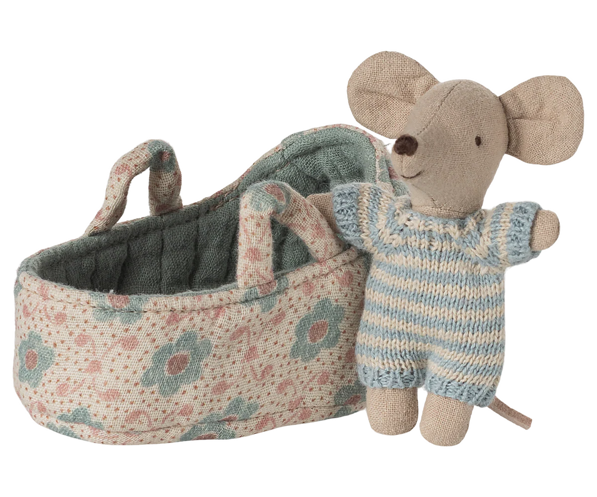 MAILEG | Baby Mouse in Carry Cot