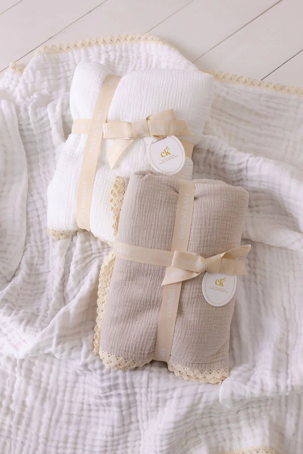 CONFETTI KIDZ | Muslin Blanket with Lace Trim
