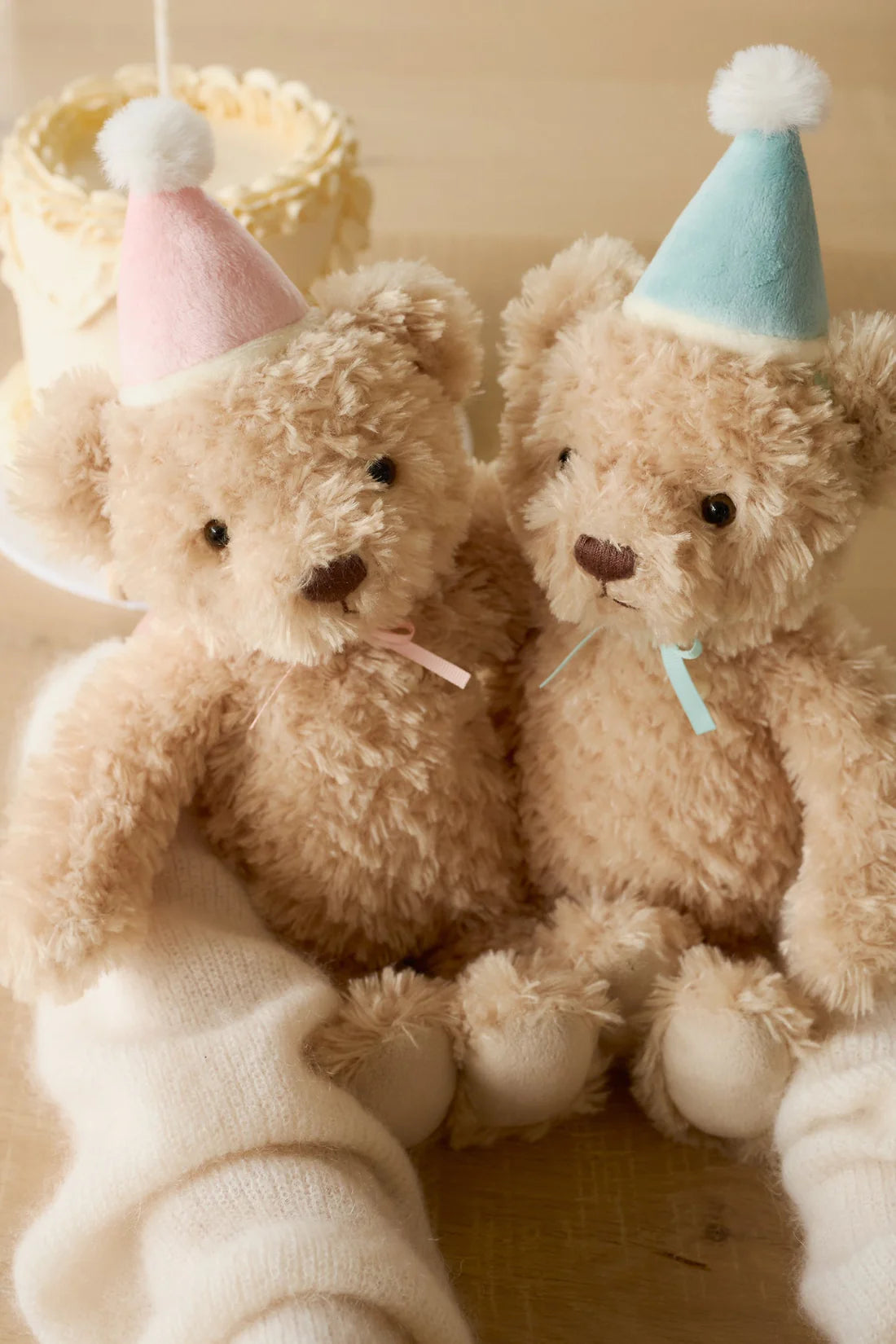 SNUGGLE BUNNIES | Arthur the Birthday Bear