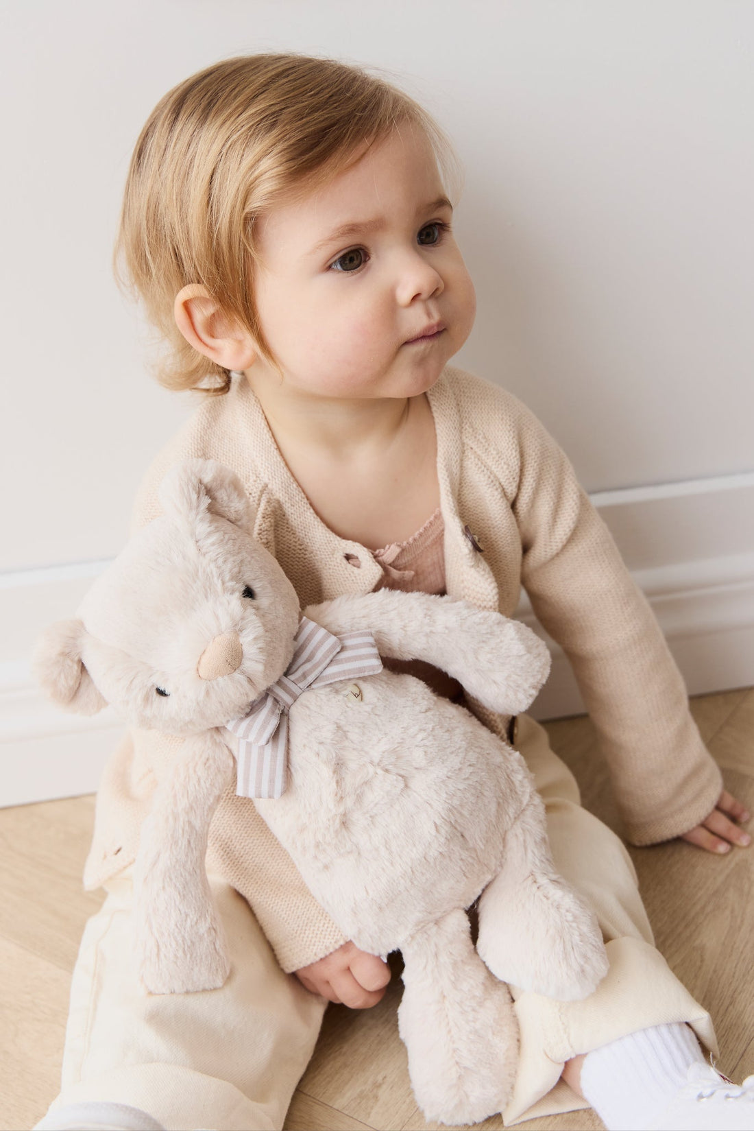 SNUGGLE BUNNIES | George the Bear with Bow