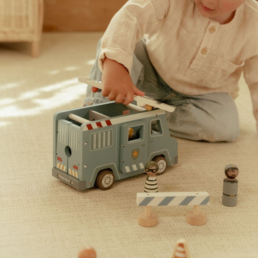 LITTLE DUTCH | Police Van