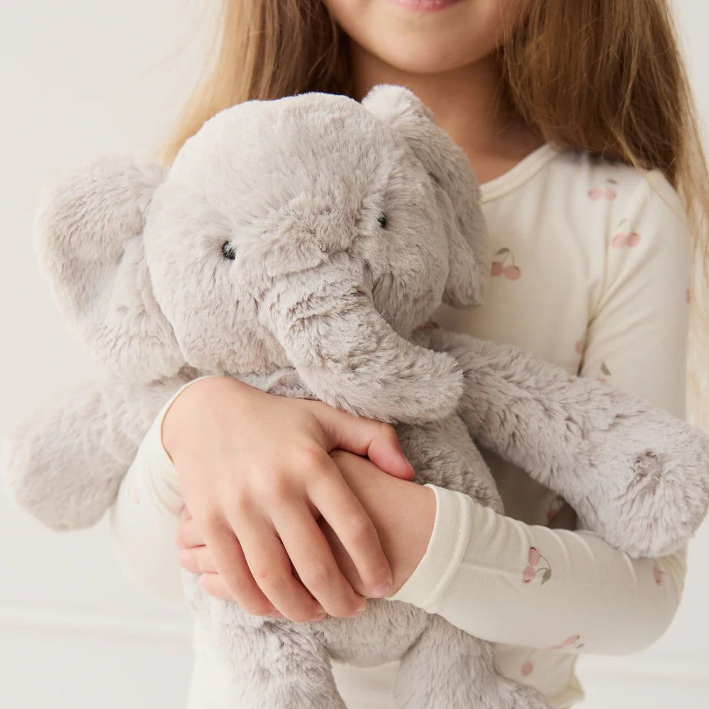 SNUGGLE BUNNIES | Olive the Elephant