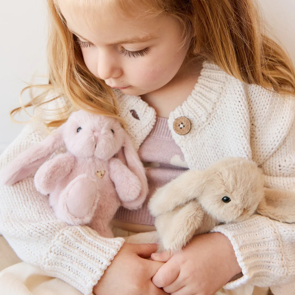 SNUGGLE BUNNIES | Penelope the Bunny | Little