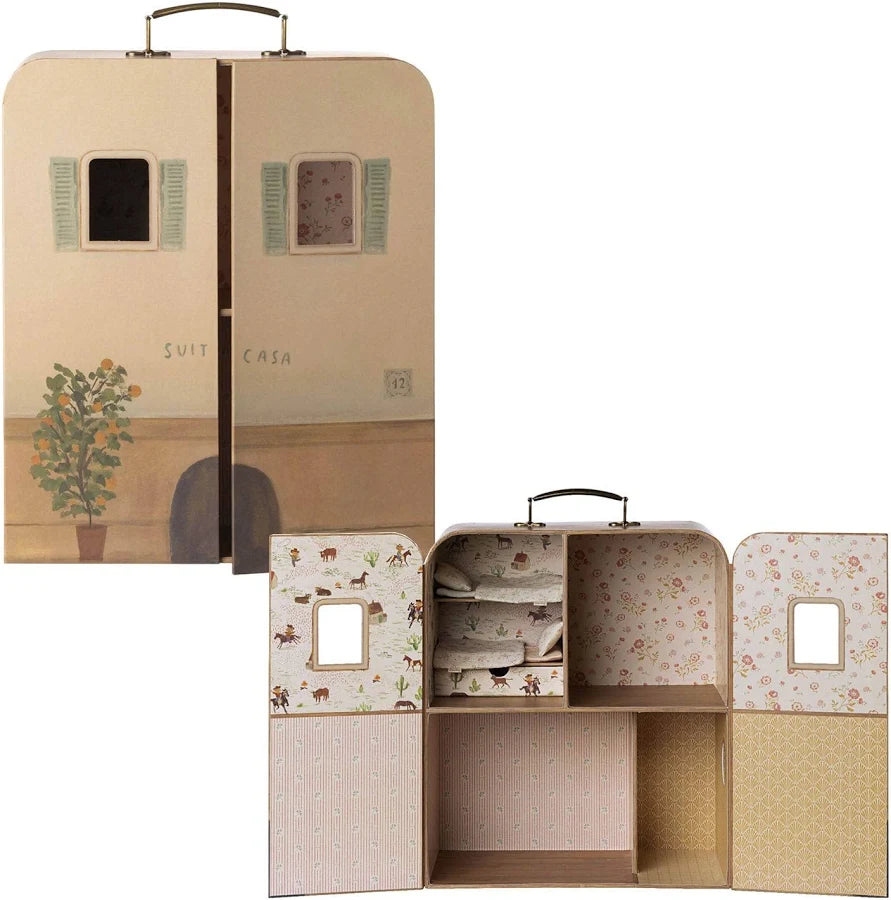 MAILEG | Suit-Casa